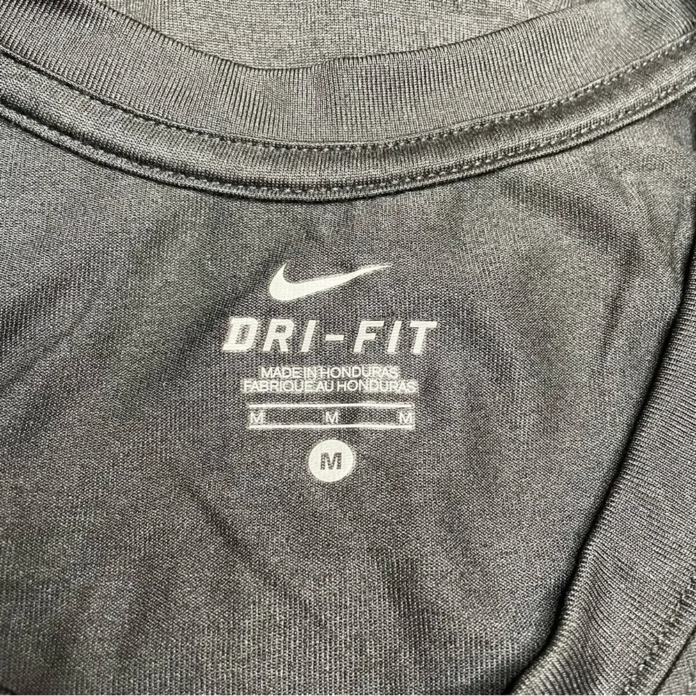 Nike Dri-Fit Sleeveless Activewear Workout Muscle Tank Top in Black Medium